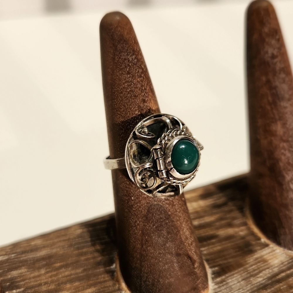 Vintage Sterling Silver Poison Ring with a Green Chrysoprase Cab